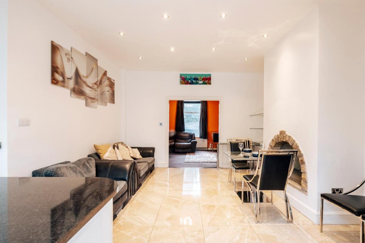 فيلا Luxury Unique Townhouse With Hottub & Pizza Oven بولتون المظهر الخارجي الصورة